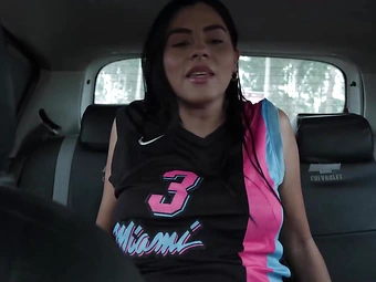  Voleybol soyunma odası ateşli lezbiyen filmi