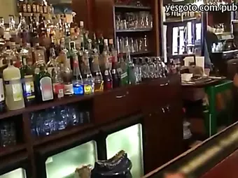  Anal yaparken aglayan türk kadını ahırda atla sikiş