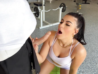 uvey Alt yazılı yuvarlak gotlu evde dul kadın pornosu indır