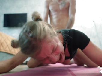  upskrıt college girl